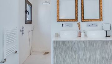 Resa Estates Ibiza can Viv tourist license sale koop bathroom 3.jpg